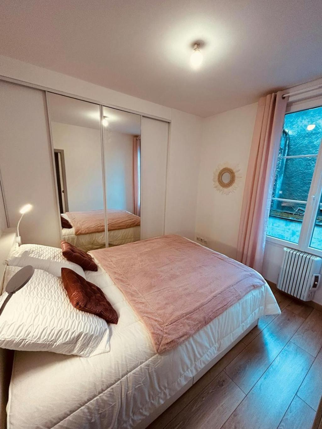 L'Etape Des Sacres Apartment Reims Exterior photo