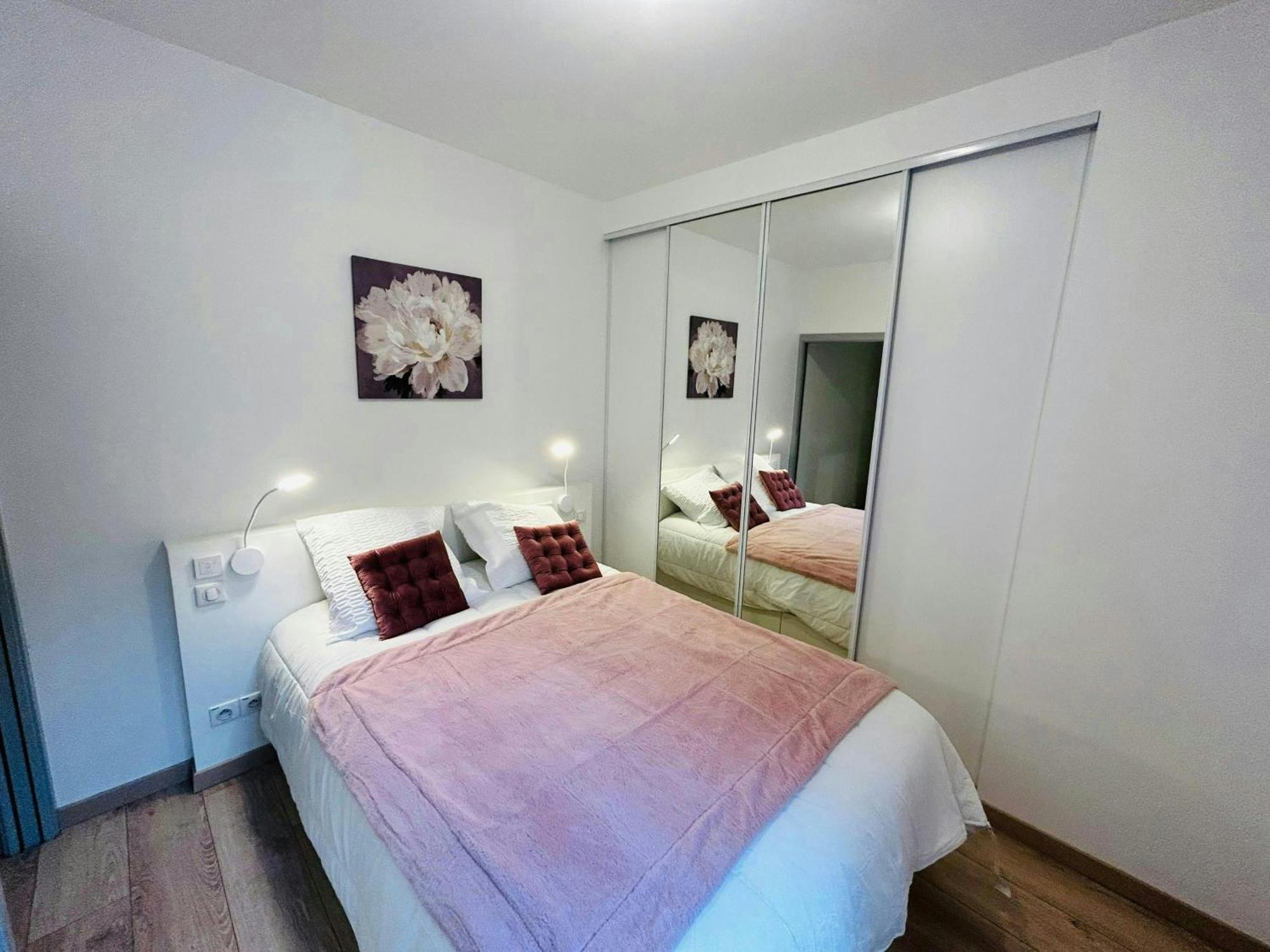 L'Etape Des Sacres Apartment Reims Exterior photo