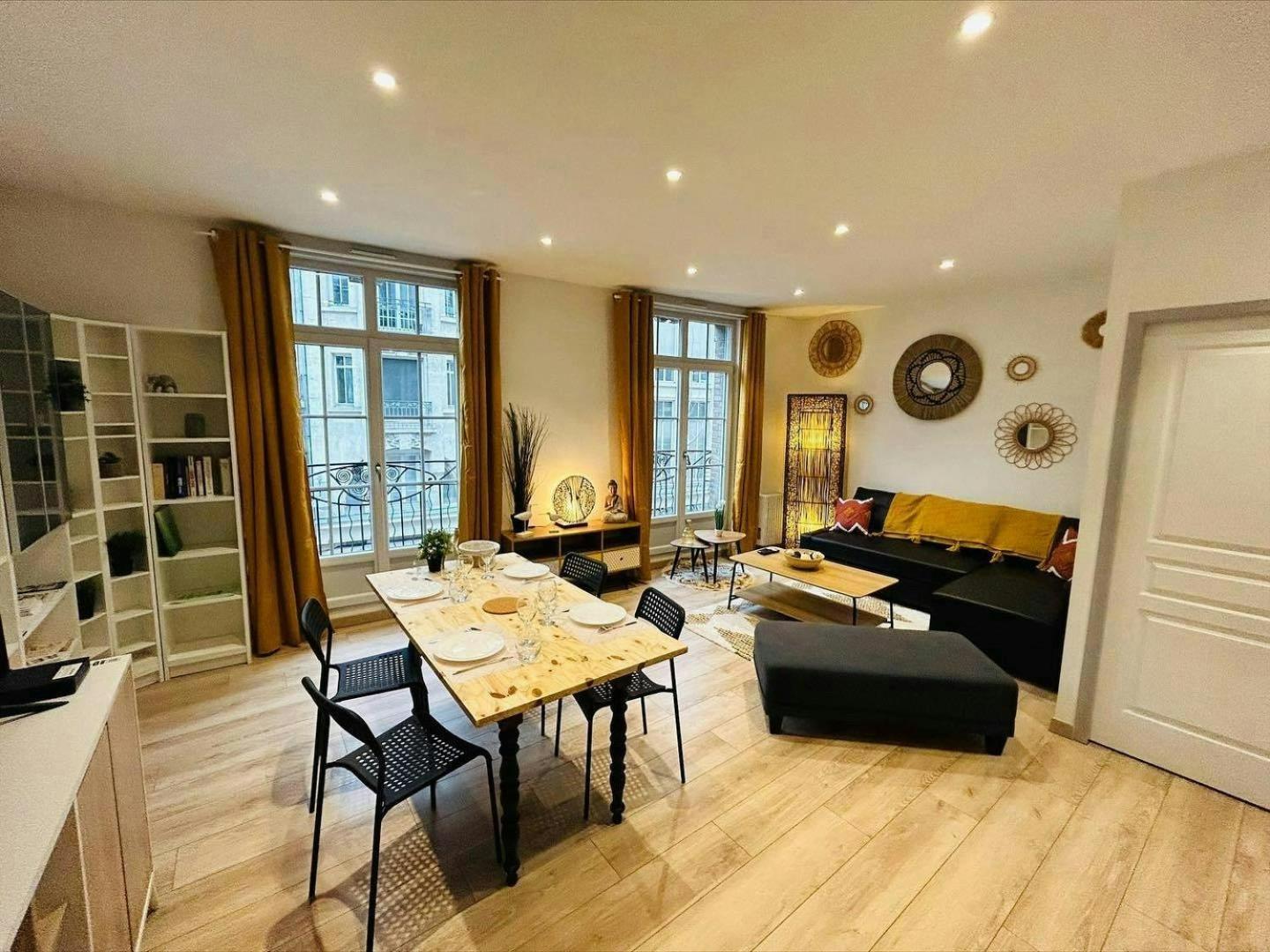 L'Etape Des Sacres Apartment Reims Exterior photo